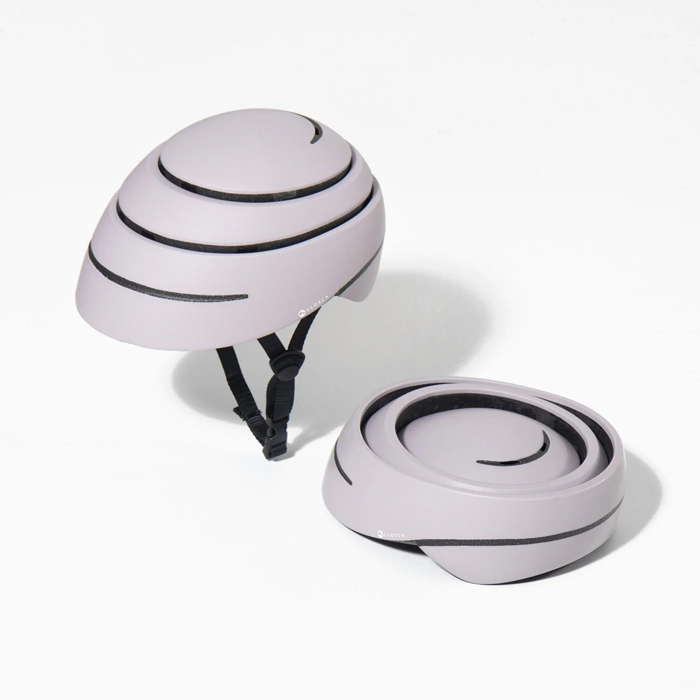 Détail du mécanisme pliable du casque Closca Loop blanc de chez wap à lille