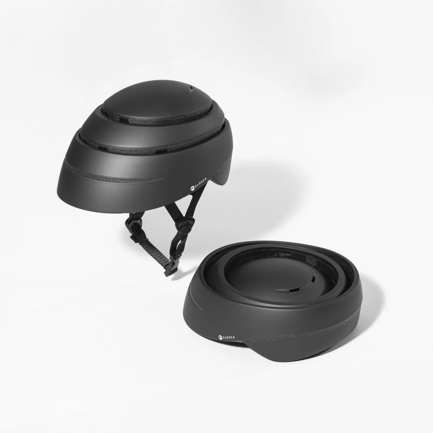 Casque Closca Loop noir au style sobre et urbain, adapté aux trajets quotidiens à vélo.